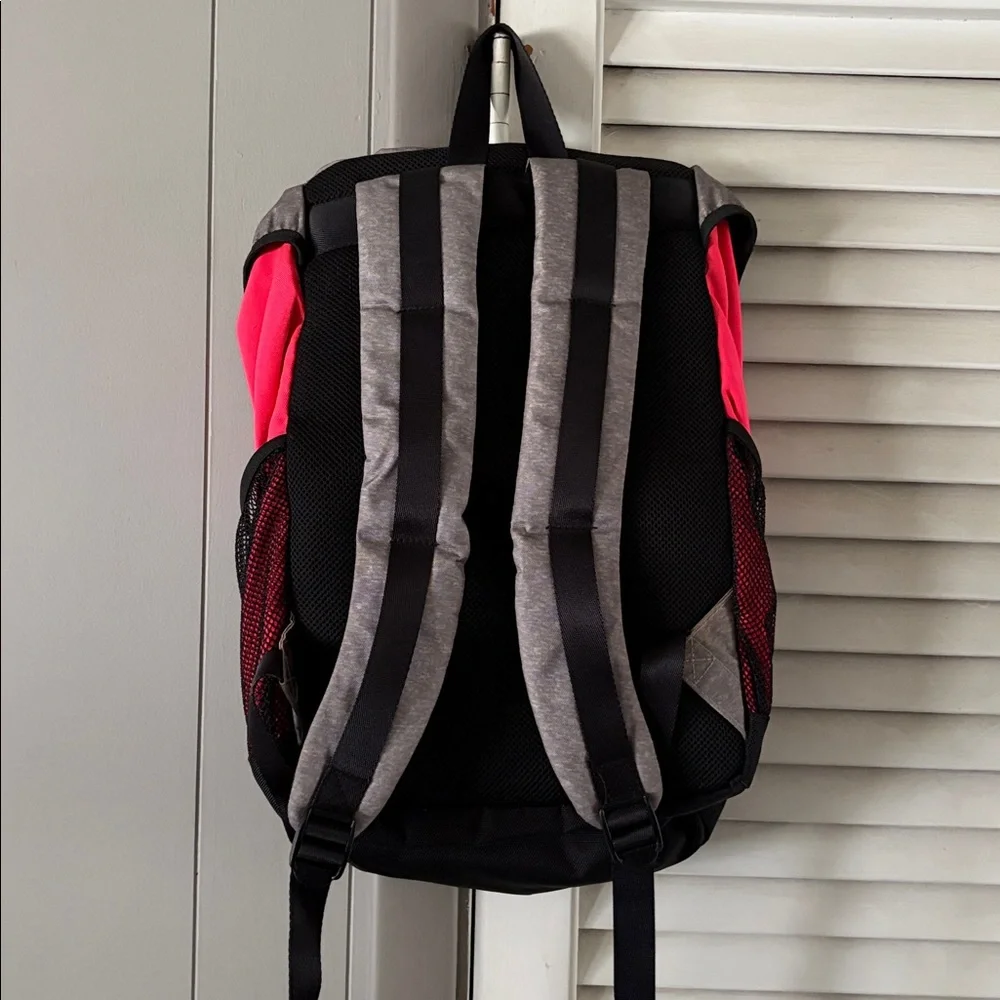 PINK VS BACKPACK